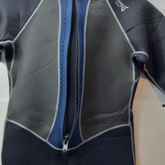 Ron Jon Surf Shop Youth's Wetsuit 16 Black Shorty Titanium 2.2 Stretch Swimming - Picture 6 of 16